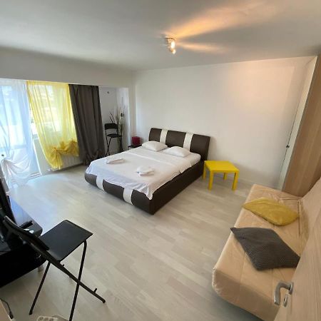New Green Apartment Studio 1 Букурещ Екстериор снимка