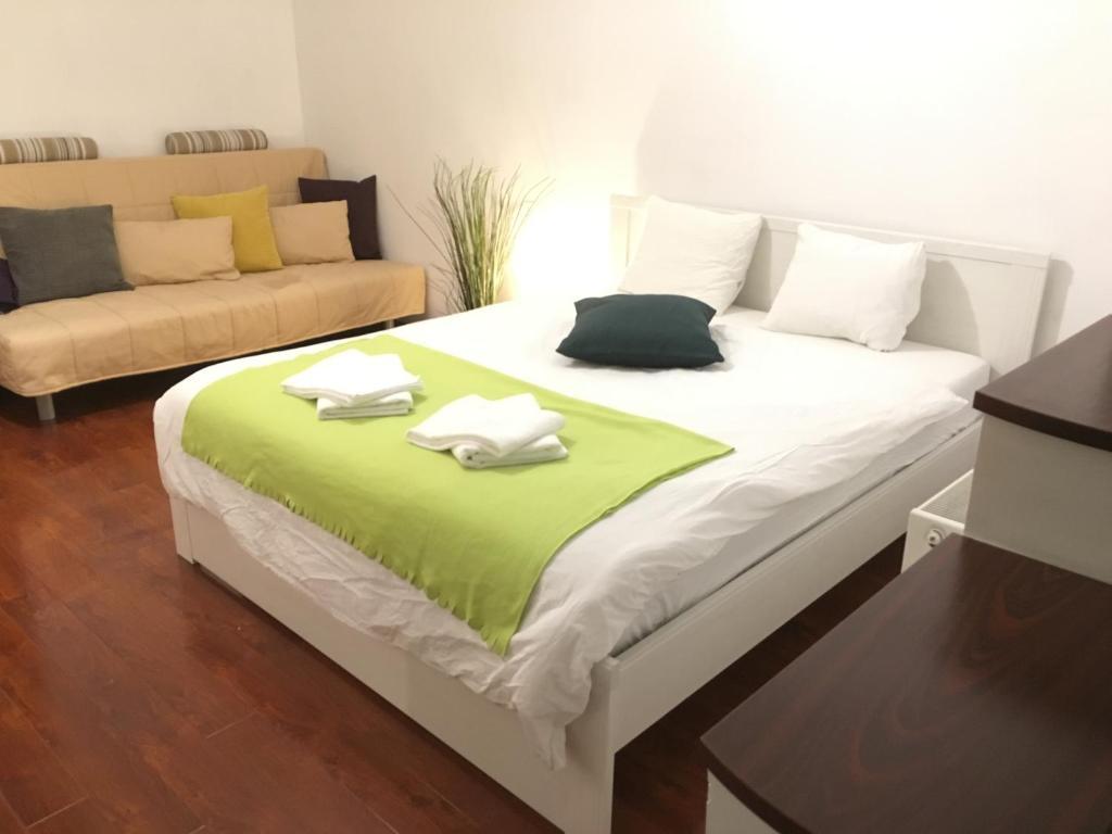 New Green Apartment Studio 1 Букурещ Екстериор снимка