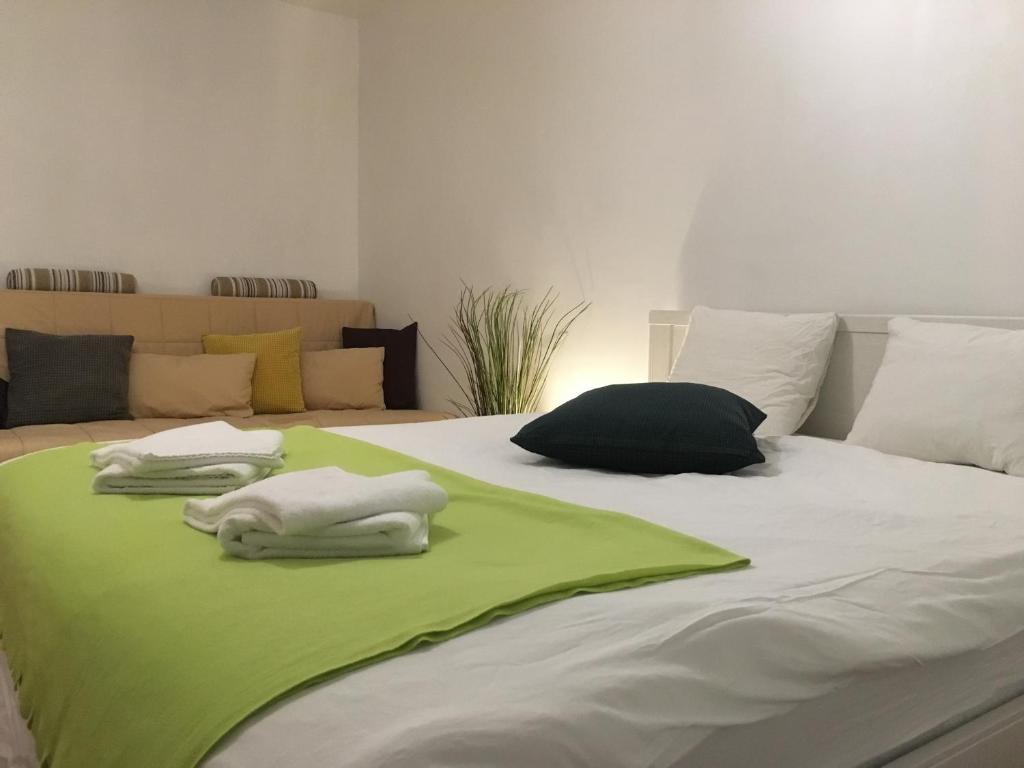 New Green Apartment Studio 1 Букурещ Екстериор снимка
